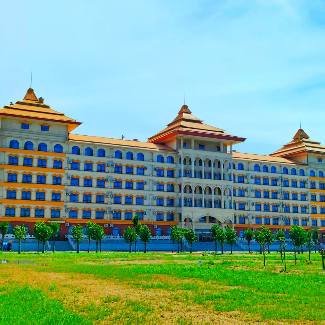 Edificio de Enseñanza Yungui de la Universidad de Estudios Internacionales de Hebei