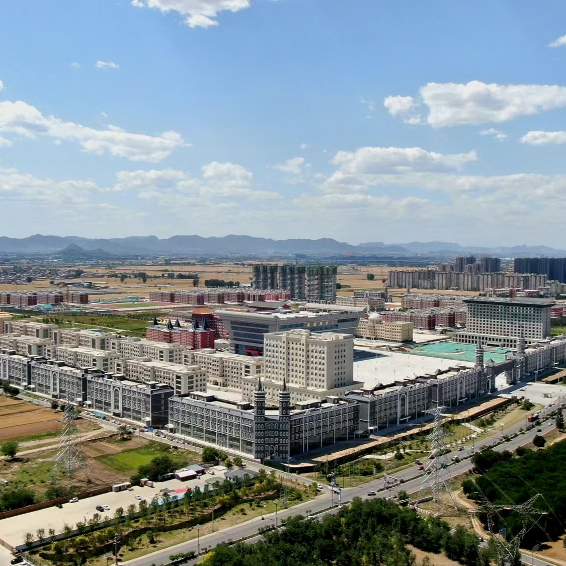Imagen tomada por dron de la Universidad de Estudios Internacionales de Hebei