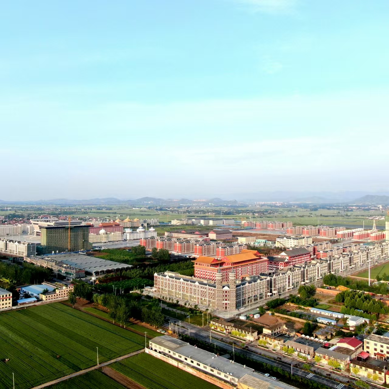 Imagen tomada por dron 2 de la Universidad de Estudios Internacionales de Hebei